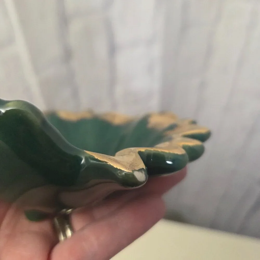 Vintage Unbranded Dark Green Gold Scalloped Edge Footed Trinket Soap Dish